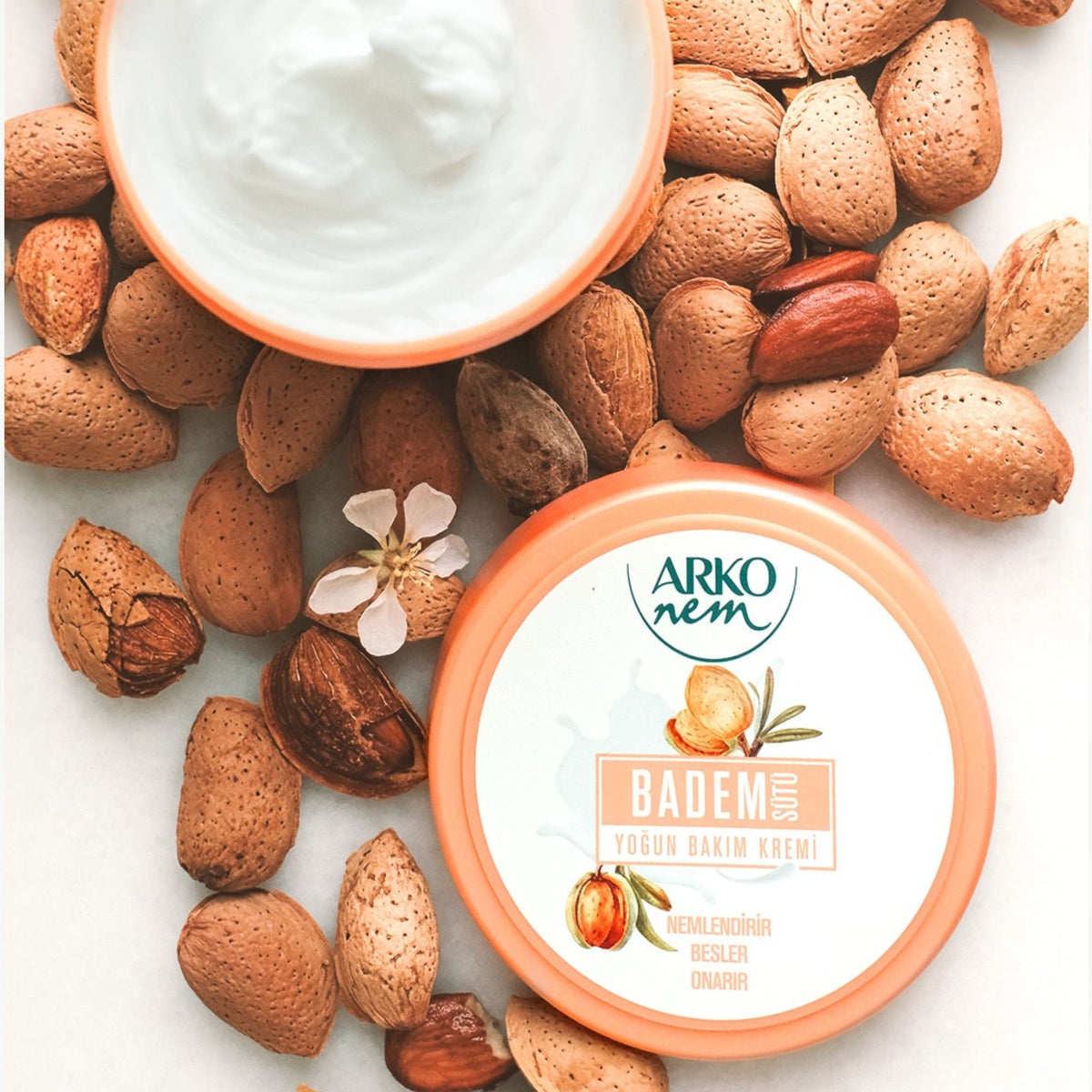 Arko Moisturising Cream Almond – 250ml